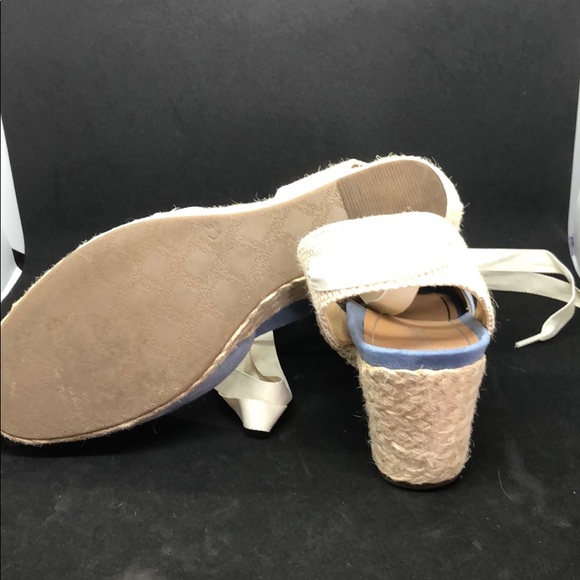 Shoes - Picture 6 of 8